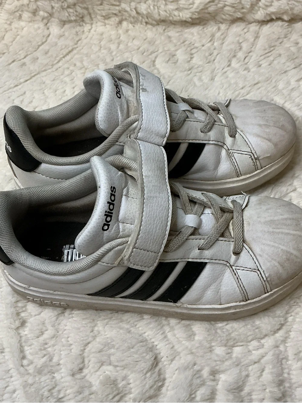adidas White Kids Sneakers with Black Stripes Sz 2